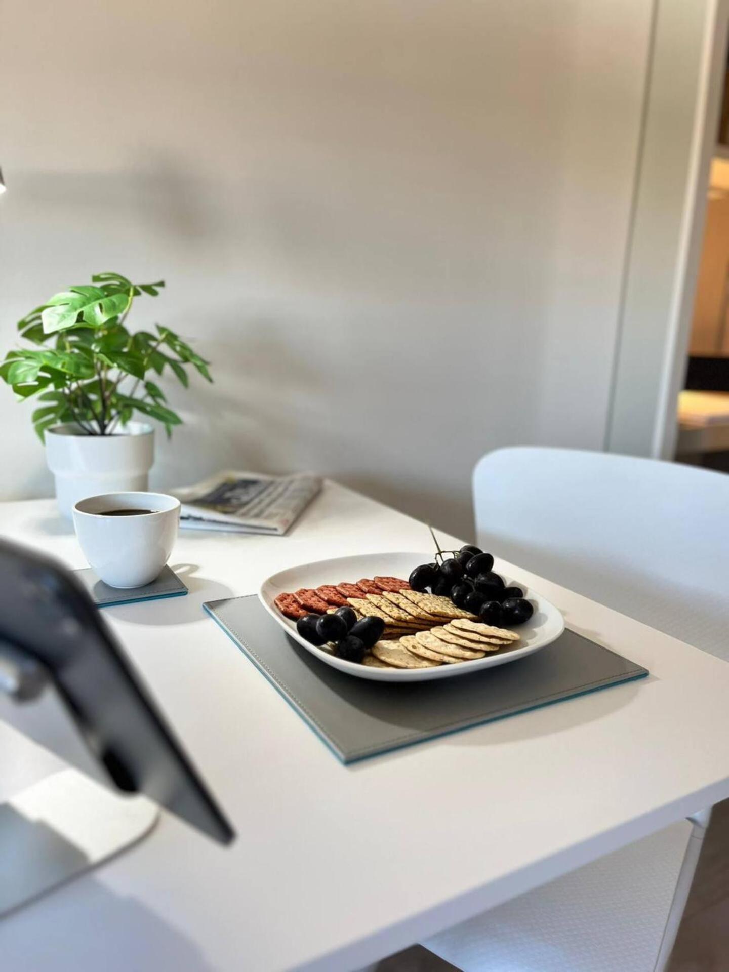 Apt 12 Luxury Living Chic Studio Steps From Beach Brighton Екстериор снимка