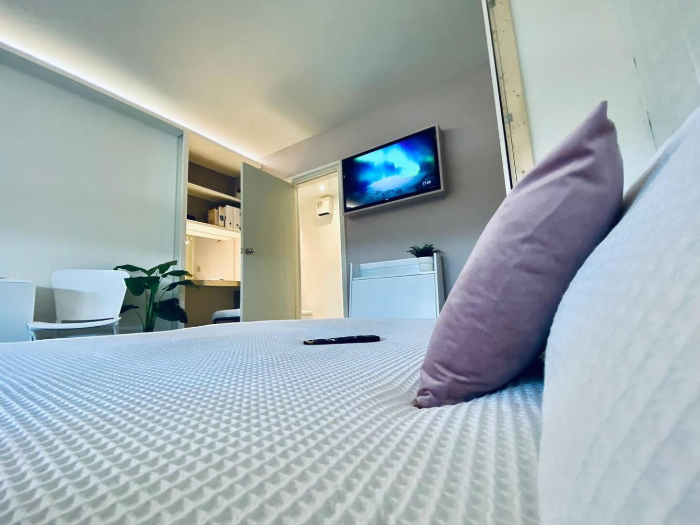 Apt 12 Luxury Living Chic Studio Steps From Beach Brighton Екстериор снимка