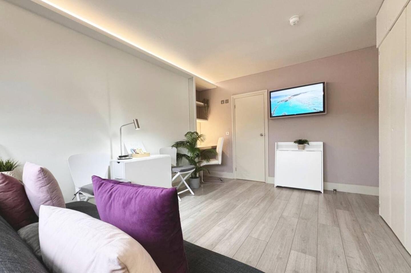 Apt 12 Luxury Living Chic Studio Steps From Beach Brighton Екстериор снимка