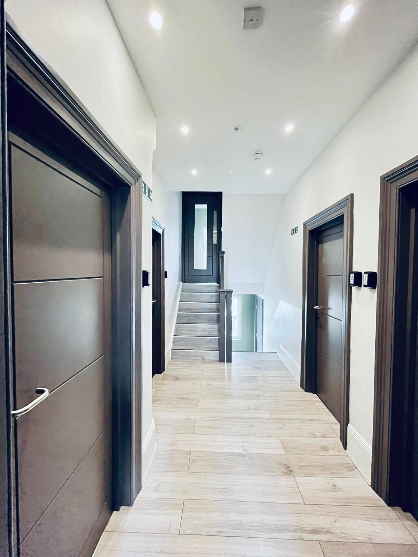 Apt 12 Luxury Living Chic Studio Steps From Beach Brighton Екстериор снимка
